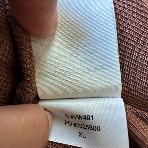 Vuori Pose Henley Jumpsuit XL Brown Stretch Moisture Wicking Ribbed Drawstring - Picture 13 of 16